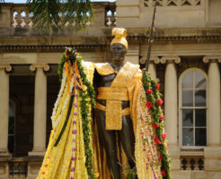 ハワイのカメハメハ大王像